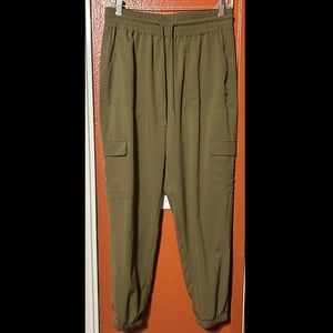 BRAND NEW OLD NAVY “HIGH-WAISTED STRETCH TECH CARGO JOGGERS”